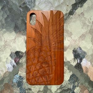 Wooden pineapple case